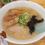 らーめん もんつきかかか - 木曜日限定・とんこつ塩らーめん 800円