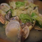 花わさび 大一大万大吉 - アサリとキャベツ酒蒸し