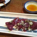 やきとん玉や 目黒店 - 豚レバ刺　（1人前とれなかったのでサービスしてもらいました）