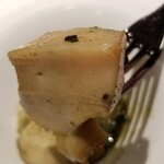 蒼 - ⑥黒鮑(千葉県大原産、600g)とポルチーニ茸の作りた立て自家製バターのソテー、黒鮑の肝添え
      火入れ時間が短めなのとポーションが大きいので弾力がしっかり、噛むほどに旨みが拡がります