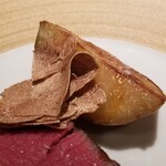 蒼 - ⑪北あかり(北海道芽室産、雪室2年熟成馬鈴薯)の自家製バターソテー添え、白トリュフ載せ
      甘～い馬鈴薯に但馬玄のリブロース仕立てのジュのソースを絡めると絶品
      白トリュフの豊潤な薫りに酔いしれます