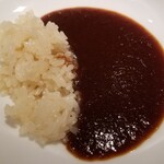 蒼 - ⑫但馬玄の腿肉を煮込んだデミグラス・ビーフカレー
      この一皿で約200g分の腿肉を使って出汁を取っているのだそうで、とても濃厚なのですが、牛肉独特な嫌なエグミがありません！驚きです！
