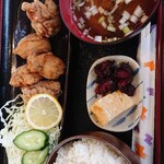 隠れ家スズメ - 唐揚げ定食ご飯大盛り