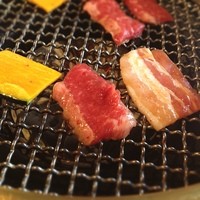 喜福世 - 壺漬けランチ 500円
                壺の中には牛、豚、鶏、かぼちゃ、玉ねぎが。壺の見た目よりもたくさん入ってて、コストパフォーマンスは抜群だとおもいます。