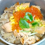 どんどん - 鮭いくら釜飯　アップ