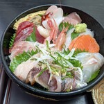 馳走屋 魚喜 - 海鮮ちらし