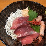 寿製麺 よしかわ - 日替わり海鮮丼 500円(税込)