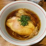 ラーメン屋 トイ・ボックス - 「醤油ラーメン」850円