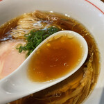 ラーメン屋 トイ・ボックス - アッサリなのに鶏の旨味濃密