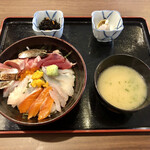 Sakanaya Kaminari - 上なり海鮮丼