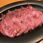 もっちゃん家 - カメ（北海道産黒毛A5） & ひうち（北海道産黒毛A5）（アップ）