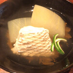 千翠 - 冬瓜と鯛の腹部分を炊いたお吸い物