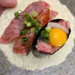 飛騨 こって牛 - お得な三種1000円(竹炭塩、醤油、軍艦)