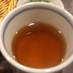 手打うどん すみた - つけ汁。やや色は薄めです。