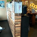 翔鶴 - いつものように氏名・人数を記入しょうとすると、「本日のランチ営業の受付は終了しました」と書かれた貼紙が邪魔して記入できません。もう1度確認します。暖簾も出てます。時間も14:13です。間違いなし！