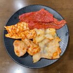 Yakiniku Tetsu - ホルモン盛り定食 ¥1,430 のホルモン盛り