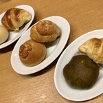 鎌倉パスタ 仙台パルコ店 - 食べ放題のパン