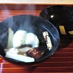 日本料理と日本酒 惠史 - 椀　鱧　松茸