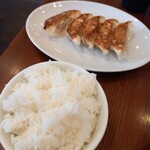 徳島ラーメン 麺王 - 餃子セット(360円)