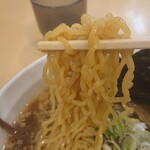 らーめんもみじ - さがみ屋製麺の中太縮れ麺