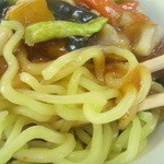 スタミナラーメン松喜吉 - 「スタミナ冷し」の麺