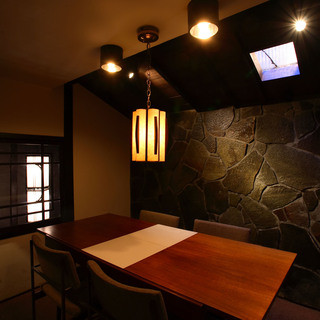 <For meals with loved ones> Completely private room made of Tamba stone