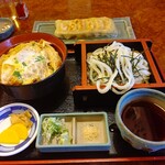 お食事処 ふじ - 【2021.9.26(日)】かつ丼ざるうどんセット900円＋餃子390円