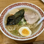 Ryuukaku - 塩ラーメン（麺は糖質の塊りね）