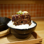 歓喜の牛 - 圧巻の存在感