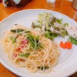 Shokudou Pikkoro - スパゲティのランチ　ベーコンとほうれん草（塩味）