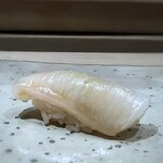 菊鮨 - ◆クエ・・お刺身と同じく、噛むと旨味を感じますね。