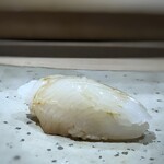 菊鮨 - ＊私には「鯖」の代わりに「障泥烏賊」。丁寧に包丁が入り、甘くて美味。