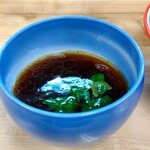 麺処 有彩 - つけ汁アップ