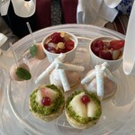 ラウンジ＆バー グラン・ブルー  - ・ピーチメルバ　・ココット仕立て ・ピーチのタルト ・ピーチのムース　ベルベイヌ風味 ・ピーチロリポップ