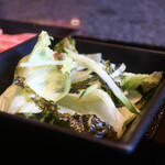 Jukuseiyakiniku itiban - 胡瓜、水菜、レタス、韓国海苔のサラダ