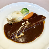 厳選洋食さくらい - タンシチュー　ハーフ2260円