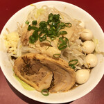 豚らーめん ミドリカワ - 濃厚（並盛）（900円）＋うずら（100円）＋無料トッピング全部（ニンニク・ヤサイ増し・アブラ増し・ネギ）