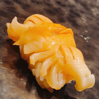 池袋 寿司 個室 空 - 岡山産の赤貝。産卵後なので小粒です