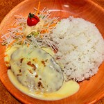 びっくりドンキー - チーズフォンデュバーグディッシュ150グラム。