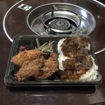 元祖からあげ本舗 かたに商店 - 料理写真:ごはんの上に肉あるから
少し蓋が浮いてます…