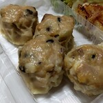 夕焼け通り餃子 - 焼売は結構な肉肉しさ
