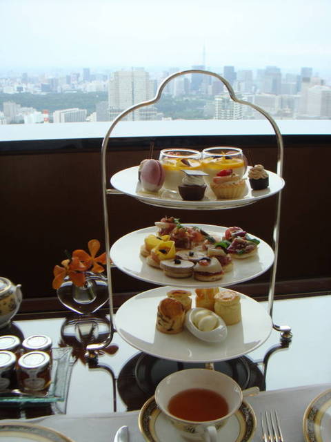 リッツ カールトン アフタヌーンティーはハチミツが美味しい ジャムが選べる By わたかつ ザ ロビーラウンジ バー 六本木 ラウンジ 食べログ