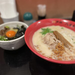 神戸牛らーめん　八坐和 - 神戸牛塩白湯＋神戸牛卵かけご飯セット