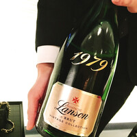 ベージュ アラン・デュカス 東京 - 