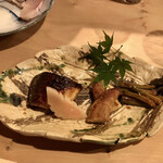 旬味 泰平 - ★焼物：目鯛の柚子皮焼き
      　　　　鯖の子塩焼き
      　　　　やまうど炒め