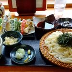 手打ちうどん おがわ - 天ざるうどん 950円