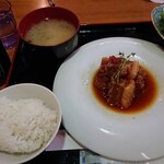 美味しい炭火焼き居酒屋 金魚 JR尼崎駅前店 - 豚の角煮定食650円