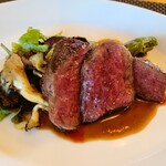 イタリア料理 ノンナジーニャ - 相方の頼んだ和牛モモ肉のロースト、お肉はさすがに美味しかったです