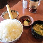 和食や 吉べえ - メガかつライス\１６８０の「ご飯＆味噌汁＆漬物」