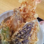 Oshokujidokoro Togashi - ◆「天丼」
                        丼からはみ出る豪華な海老天